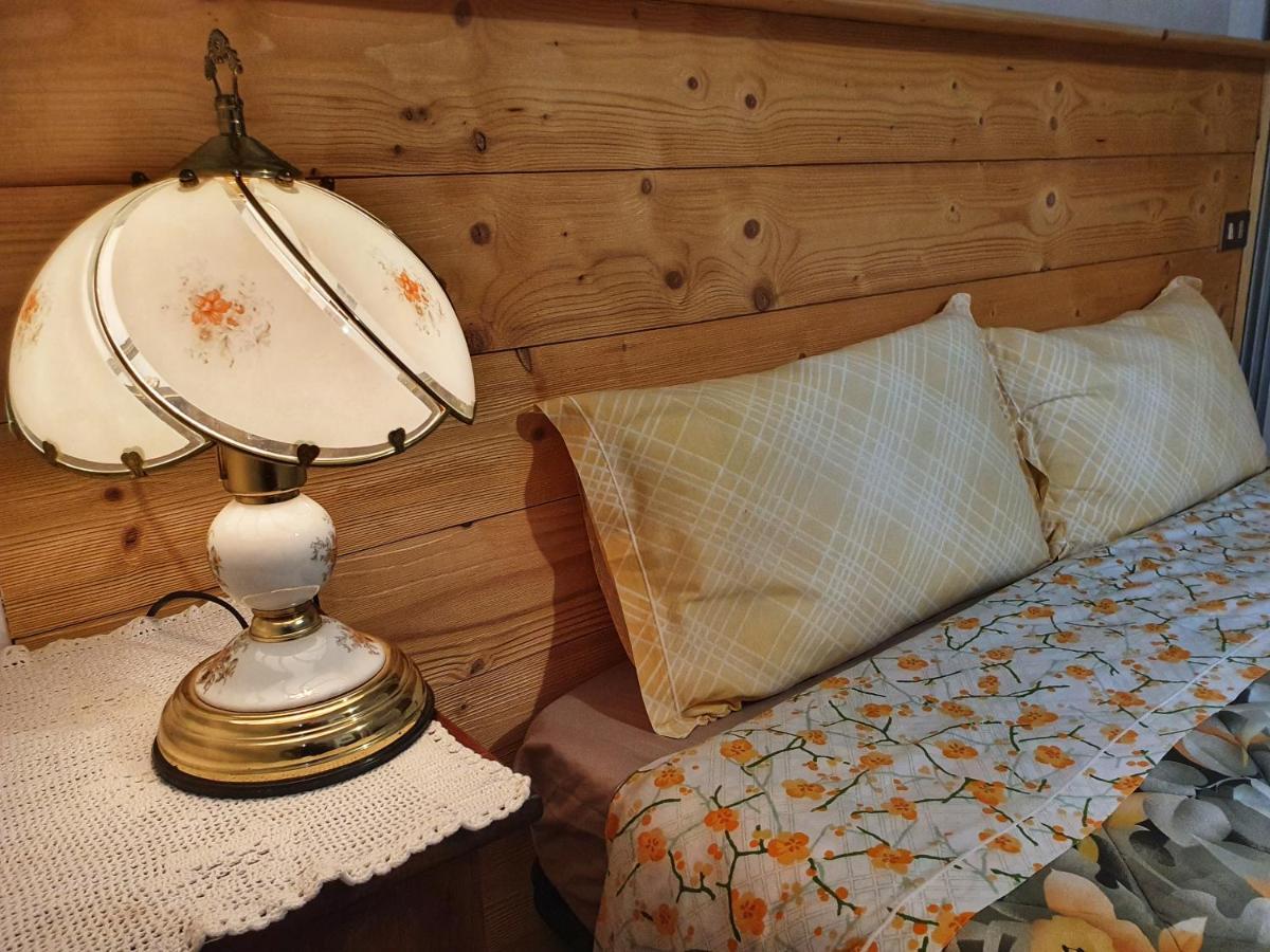 B&B Il Pettirosso Malonno Екстериор снимка
